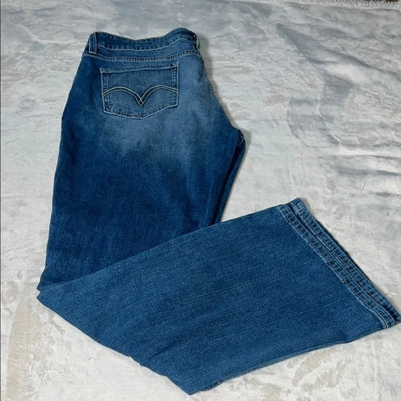Levi's Women’s Blue Wide Leg Flare Jeans SZ 17 Juniors - Picture 3 of 10